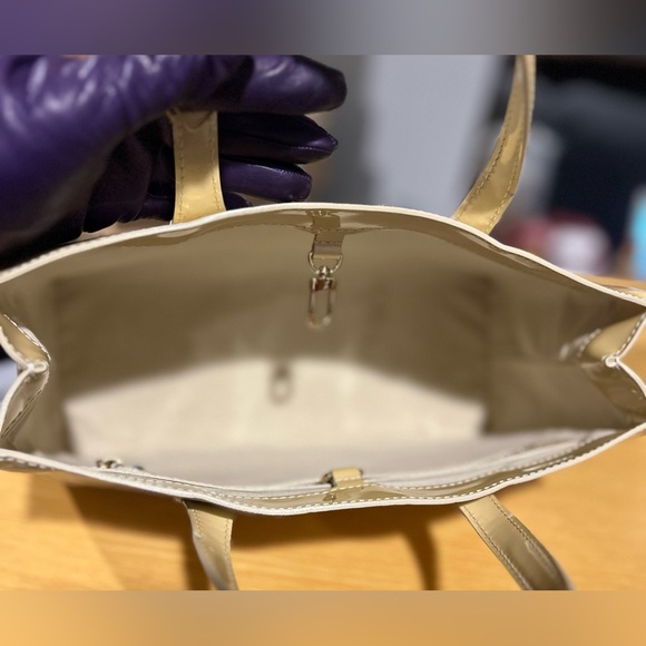 Louis Vuitton Vernis Wilshire beige handbag. Authentic and pre-owned - Picture 9 of 9